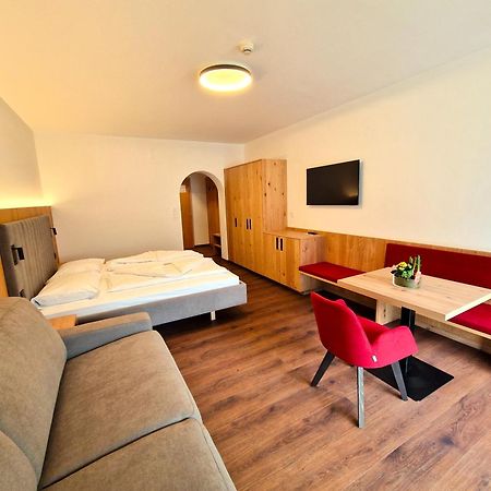Hotel Tanja-Sonnenhof Laces Esterno foto