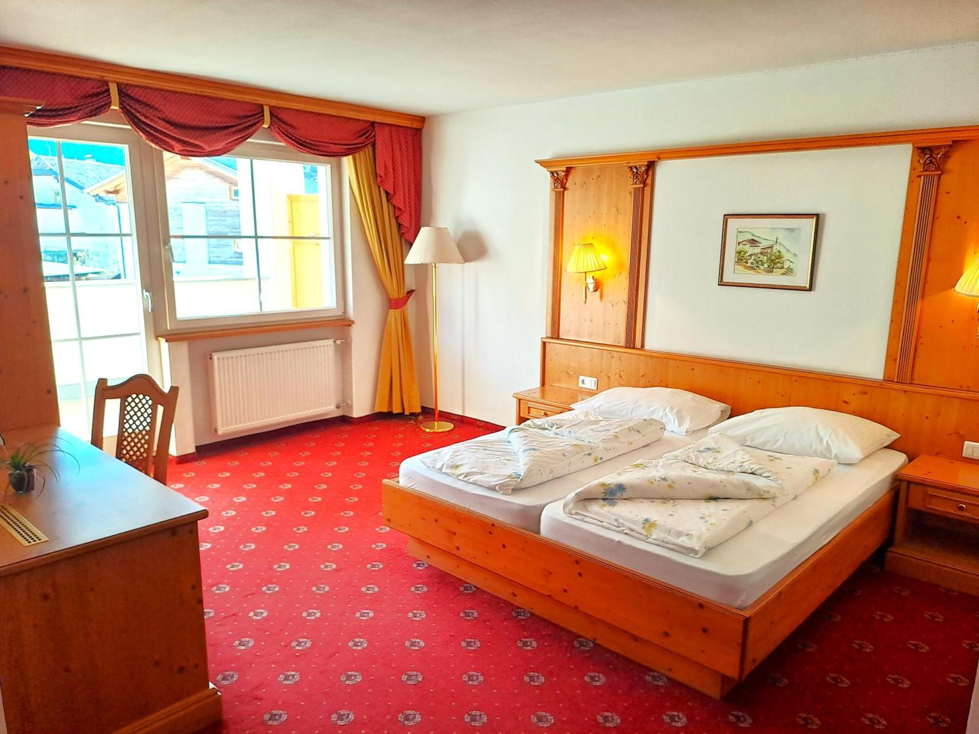Hotel Tanja-Sonnenhof Laces Esterno foto